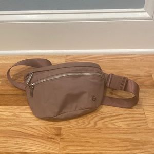 Lululemon City Adventurer Belt Bag 2.5L in Twighlight Rose